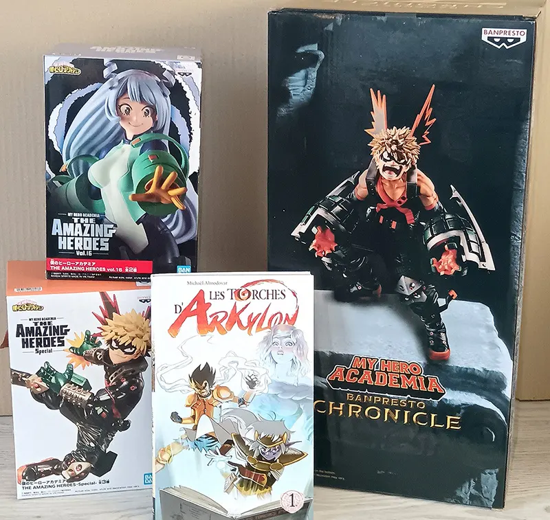 Contenu réel de la box manga My Hero Academia : grande figurine Katsuki, figurines Amazing Heroes, manga et goodies